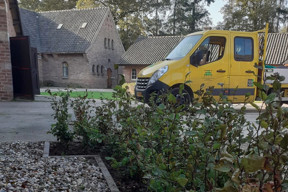 Vervolg project 1.600 m2 fraaie nieuwe bestrating en beplanting