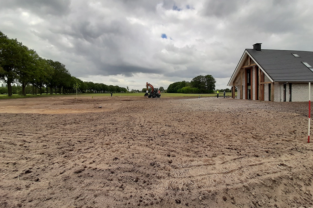 Een geheel nieuwe tuin bij een schuurwoning in Gaanderen (buitengebied).